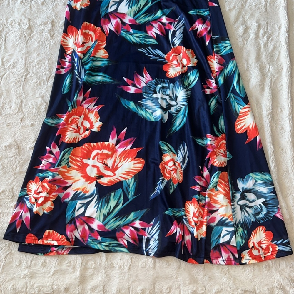 Floral Two Piece Set - Picture 3 of 3